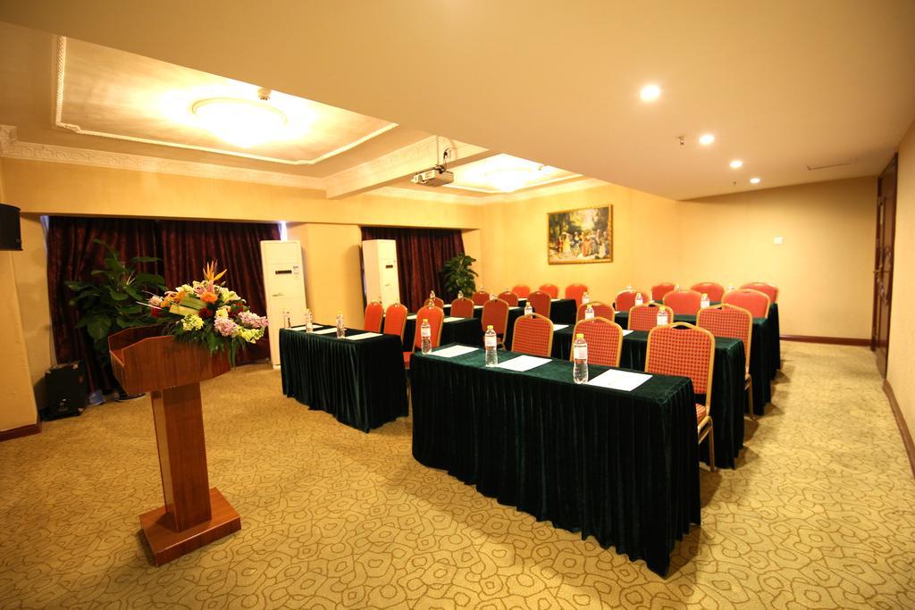 Vienna Hotel Chaoyang Nanning Exterior foto
